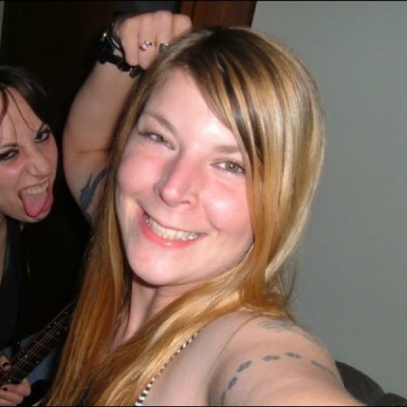 Meet your Posher, Jessica - Picture 2 of 3